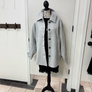 Elegant Women's Gray Pea Coat